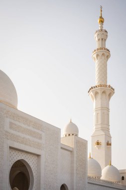 Abu Dabi, BAE - 9 Mart 2025: Abu Dabi camiinin mimari detayları - Birleşik Arap Emirlikleri - Seyahat - 7