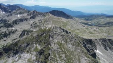 Pirin dağlarının gerçek görüntüsü.