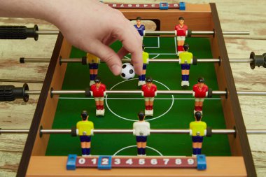 Langırt, langırt ve langırt oyunlarına el atmak, oyunun başlangıcı.