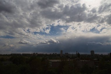 Yerdeki bulutlar, ışığı engelleyen bulutlar