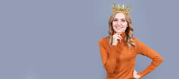 Prinses Vrouw Met Kroon Portret Van Glorie Glimlachende Blonde Vrouw — Stockfoto