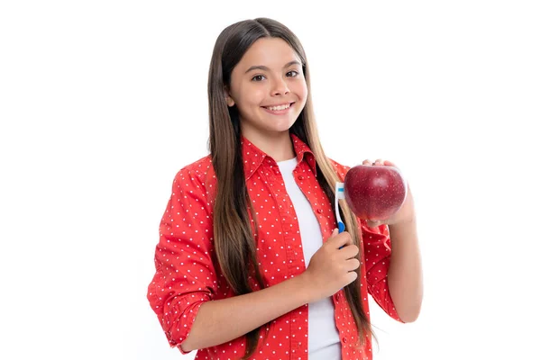 Sağlıklı Dişler Için Elma Vitaminleri Dişlerini Fırçalayan Genç Bir Kız — Stok fotoğraf