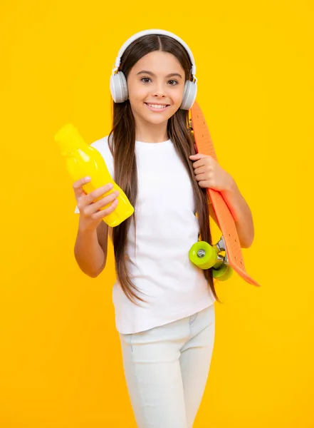 Happy Teenager Portrait Teen Hipster Girl Skater Skateboard Headphones Isolated — Stok fotoğraf