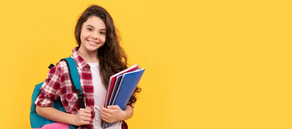 Estudante Sorridente Educação Conhecimento Liceu Aluna Com Caderno Mochila Retrato — Fotografia de Stock