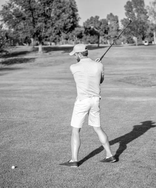 Profisport Freien Rückseite Männlicher Golfspieler Auf Dem Golfplatz Porträt Eines — Stockfoto