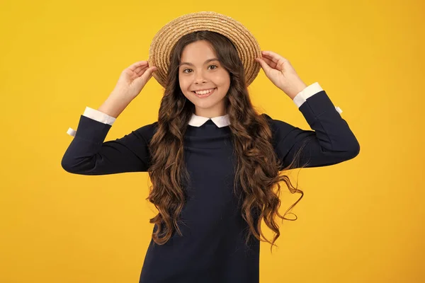 Mooie Tienerstudente Portret Van Tienerschoolmeisje Met Een Geïsoleerde Achtergrond Slim — Stockfoto