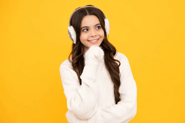Modern Teen Girl Wearing Sweater Winter Warm Earmuff Ear Flaps — Fotografia de Stock