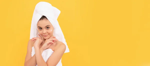 Kids Facial Treatment Cosmetology Spa Cheerful Teen Girl Shower Towel — Stock Photo, Image