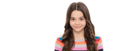 Kesinlikle bir kız. Beyaz tenli mutlu çocuk gülüşü. Güzel kızlar. Her gün güzel ol. Çocuk yüzü, yatay poster, izole edilmiş genç kız portresi, fotokopi alanı olan pankart