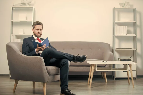 Pensive Mature Businessman Suit Sit Office Reading Book — Stock Photo, Image