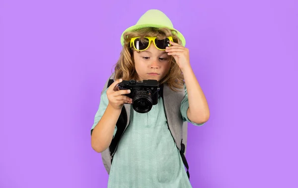 Gyerek Utazó Fotós Kamerával Gyermekek Utazásának Fogalma — Stock Fotó