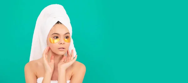 Saubere Hautpflege Von Teenager Mädchen Gesichtskollagenkosmetik Feuchtigkeitsspendende Haut Kosmetologie Kind — Stockfoto