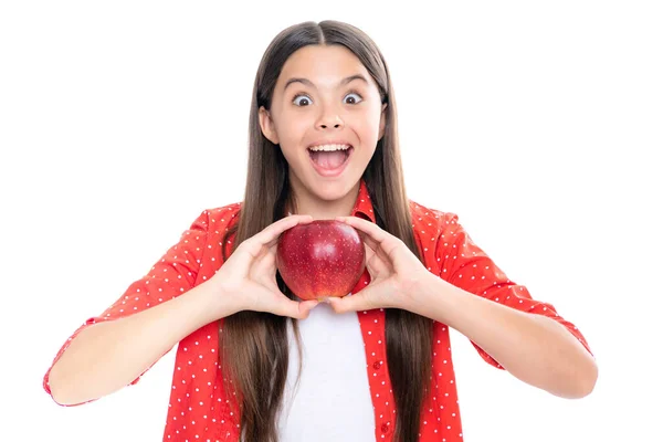 Zole Edilmiş Beyaz Arka Planda Elma Yiyen Bir Kız Çocuğu — Stok fotoğraf