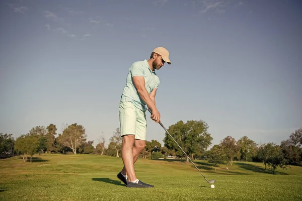 Vielbeschäftigter Golfer Cap Mit Golfschläger Golfplatz — Stockfoto
