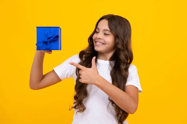 Teenager Child Girl Holding Present Box Isolated Yellow Studio Background — Photo