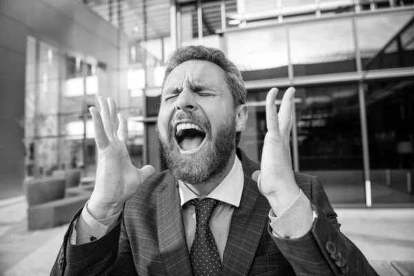 Uomo Frustrato Giacca Cravatta Manager Esecutivo Esprimere Emozioni Maturo Ritratto — Foto Stock