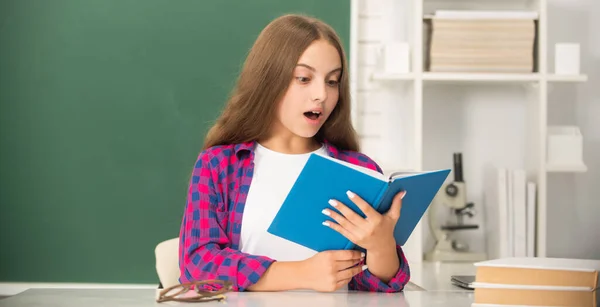 Surprised Teenager Student Modern Education High School Schoolgirl Copybook Child — Stock Photo, Image