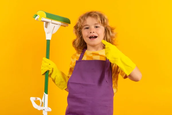 Criança Fazer Trabalhos Domésticos Miúdo Limpar Casa Criança Fazer Trabalhos — Fotografia de Stock