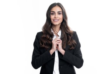 Oldukça romantik genç bir kadın, sevgi ve şefkat göstererek sevgi dolu, şefkatli bir gülümsemeyle sevgi dolu bir jest yapıyor. Kızların aşkı. Bayan çalışan genç sekreter.