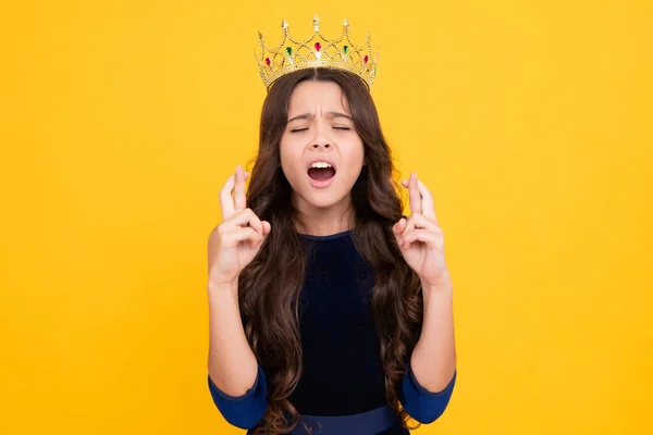 Teen Child Queen Crown Isolated Yellow Background Princess Girl Tiara — 스톡 사진
