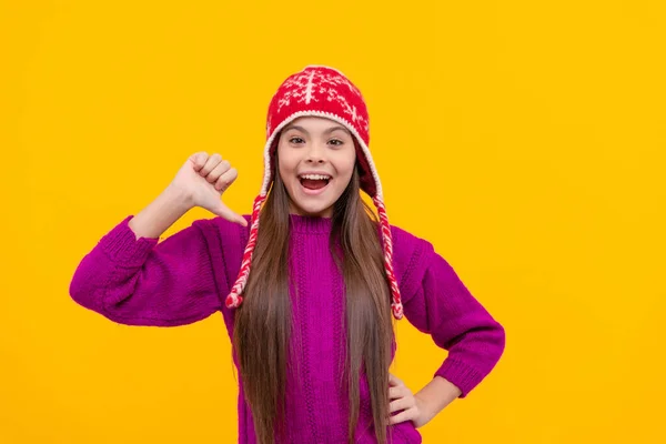 Crianças Inverno Moda Beleza Menina Adolescente Malhas Expressar Emoção Positiva — Fotografia de Stock