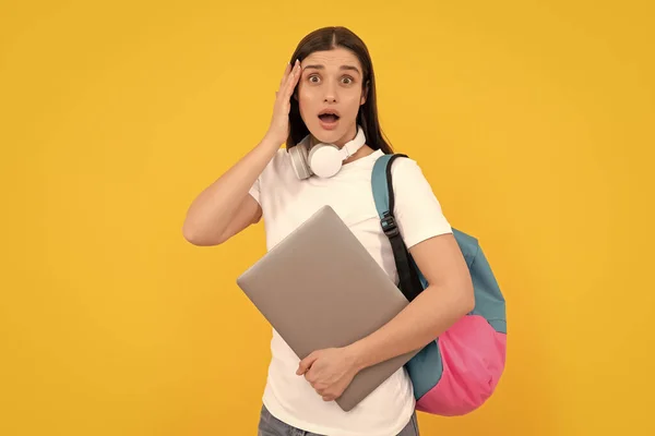 Modern Education Communication Technology Woman School Bag Hold Laptop Buy — Stockfoto