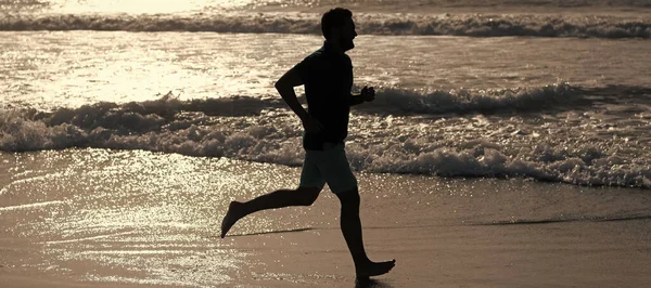 Człowiek Biegający Skaczący Baner Przestrzenią Kopiowania Sportowiec Biegnie Szybko Aby — Zdjęcie stockowe
