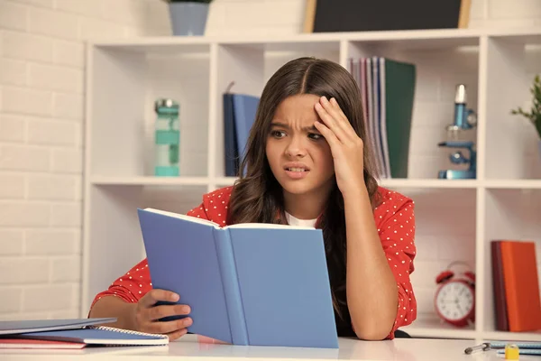 Boos Tienermeisje Overstuur Ongelukkig Negatieve Emotie Terug Naar School Tiener — Stockfoto