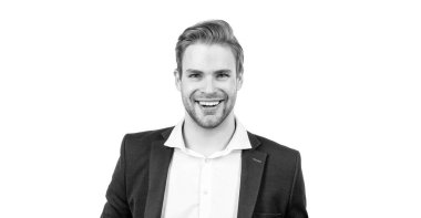 Kendini üstün sonuçlara adamış. Mutlu adam yüzü beyazda soyutlanmış. Profesyonel bir adamın portresi. İş adamı resmi kıyafetler içinde gülümser. Gülümseyen müdür.