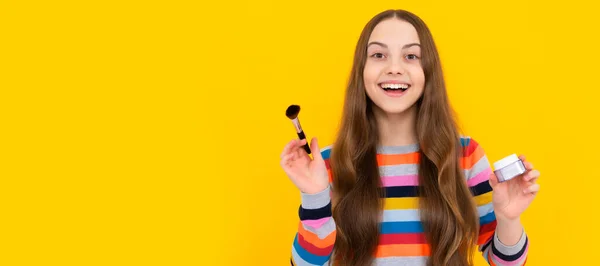 Adoro Mudar Maquilhagem Criança Feliz Aplique Cosméticos Menina Sorriso Usando — Fotografia de Stock
