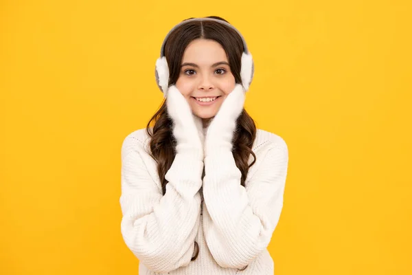 Teenager Girl Winter Warm Earmuff Ear Flaps Hat Isolated Yellow — ストック写真