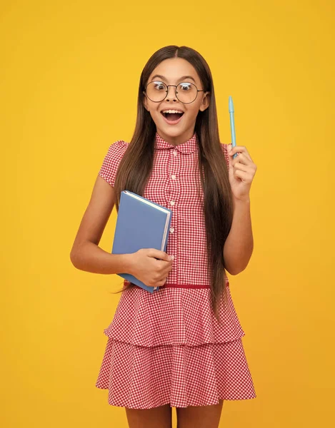 Amazed Teen Girl Teenage School Girl Books Schoolgirl Student Excited — ストック写真