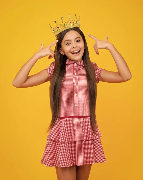 Teenager Princess Child Celebrates Success Win Victory Teen Girl Queen —  Fotos de Stock