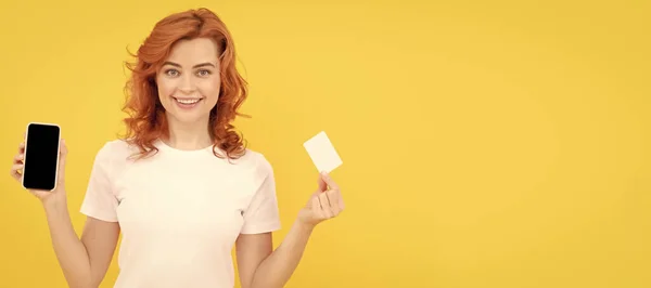 Happy Woman Showing Credit Debit Card Smartphone Make Online Shopping — Stockfoto