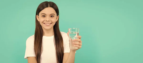 Teen Girl Going Drink Mineral Beverage Healthy Childhood Lifestyle Water — Stock fotografie