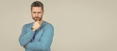 İnsan yüzü portresi, fotokopi alanı olan pankart. Başarılı adam. kopyalama alanı. Erkeklerin güzellik stili. Erkek modası