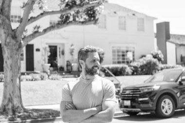 Evin ve arabanın dışında iyi bir emlakçı var..