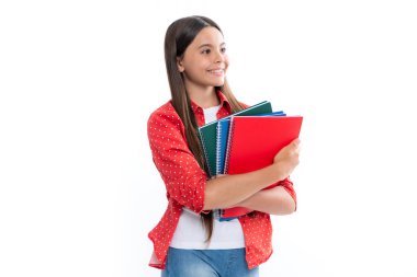 Kitaplı okul çocuğu. Öğrenme ve eğitim. Mutlu gülümseyen liseli kız çocuğunun portresi