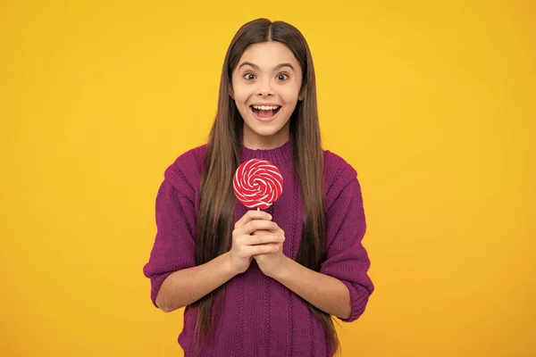 Funny Child Lollipop Yellow Isolated Background Sweet Childhood Life Teen — Stockfoto