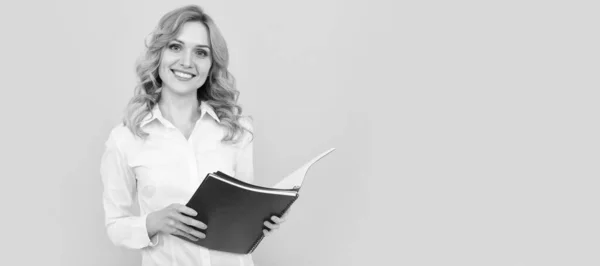 Businesswoman Making Notes Cheerful Woman White Shirt Office Worker Notebook — Zdjęcie stockowe