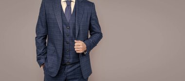 Kendine güvenen iş kıyafeti, kopyalama alanı, resmi moda. İnsan giysisi, kopyalama alanı olan pankart