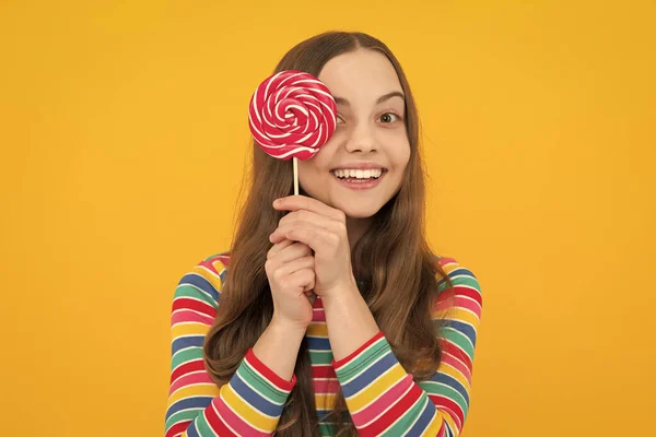 Tiener Meisje Die Suiker Lolly Eet Snoep Snoep Voor Kinderen — Stockfoto