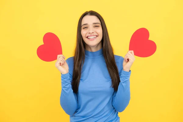 Beautiful Girl Holding Valentines Gift Yellow Background Portrait Young Woman — 스톡 사진