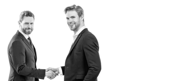 人脸肖像 横幅与复制空间 两位商人同事在成功的商业交易 合作后握手 — 图库照片