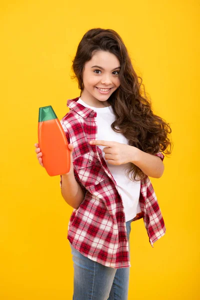 Teenage Girl Shampoos Conditioners Shower Gel Kids Hair Care Cosmetic — Stock fotografie
