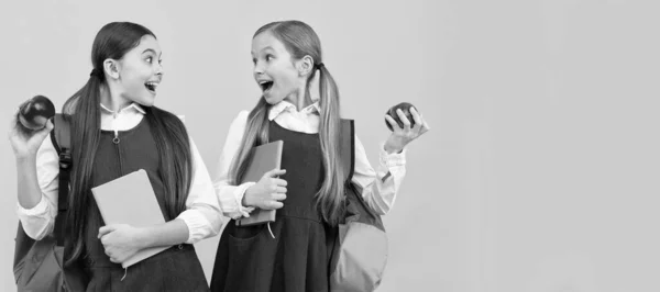 School Girls Friends Surprised Children Hold Apples Horizontal Isolated Poster — Stockfoto