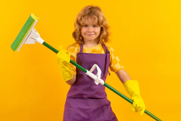 Niño Ayudando Limpiar Niños Ayudando Con Limpieza Limpiando Casa Servicio —  Fotos de Stock