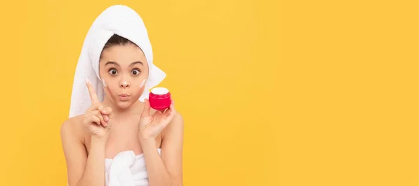 Clean Skin Care Teenager Girl Amazed Teen Girl Shower Towel — Stock Photo, Image
