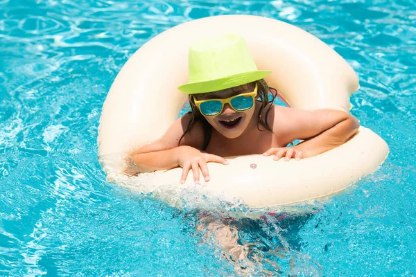 Happy Child Playing Swimming Pool Summer Vacation Concept Summer Kids — Stock Photo, Image