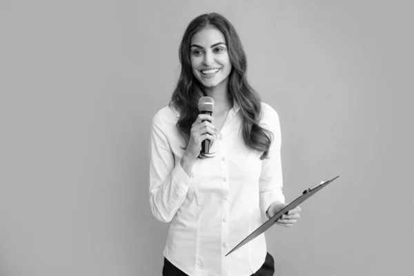 Portrait Young Smiling Business Woman Doing Presentation Clipboard Microphone Isolated — Zdjęcie stockowe